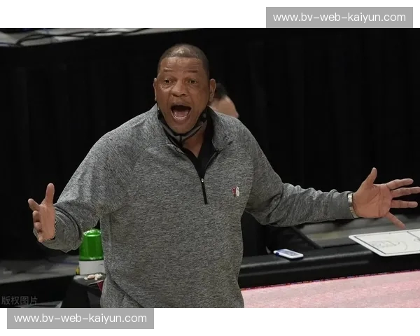 冰火两重天的巅峰博弈：当密尔沃基“希腊怪物”撞上金州“三分雨”